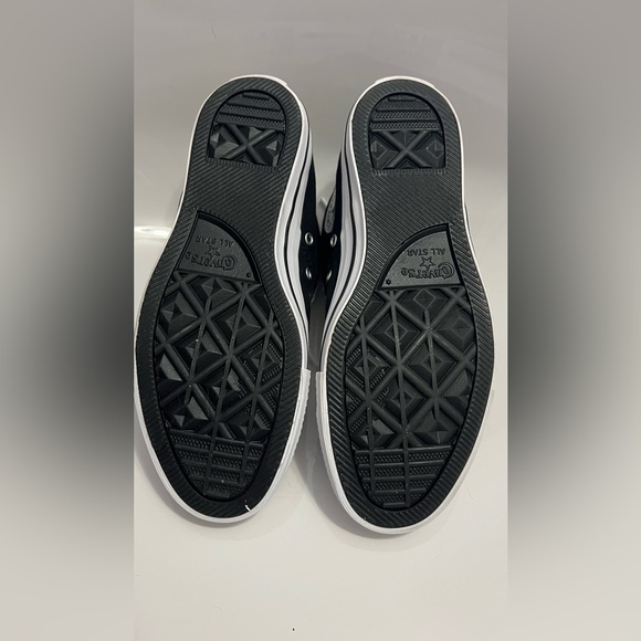 Converse - Picture 3 of 4